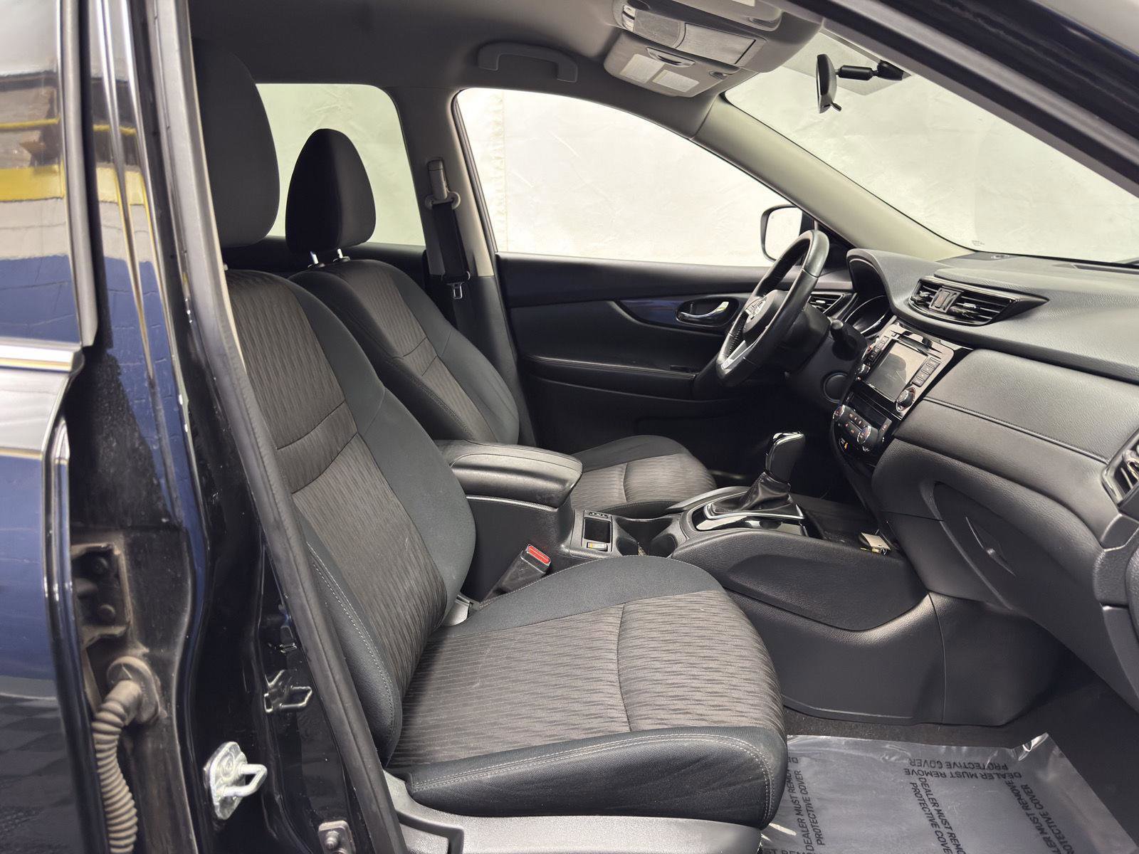Used 2018 Nissan Rogue SV image 40