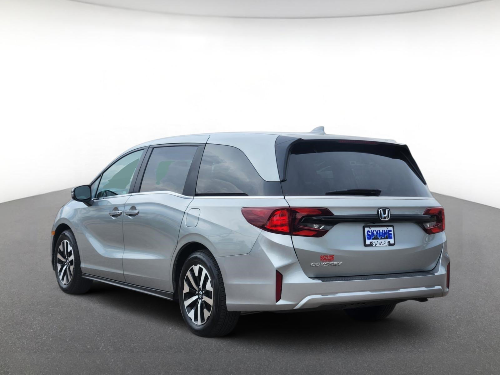 Used 2025 Honda Odyssey EX-L image 4