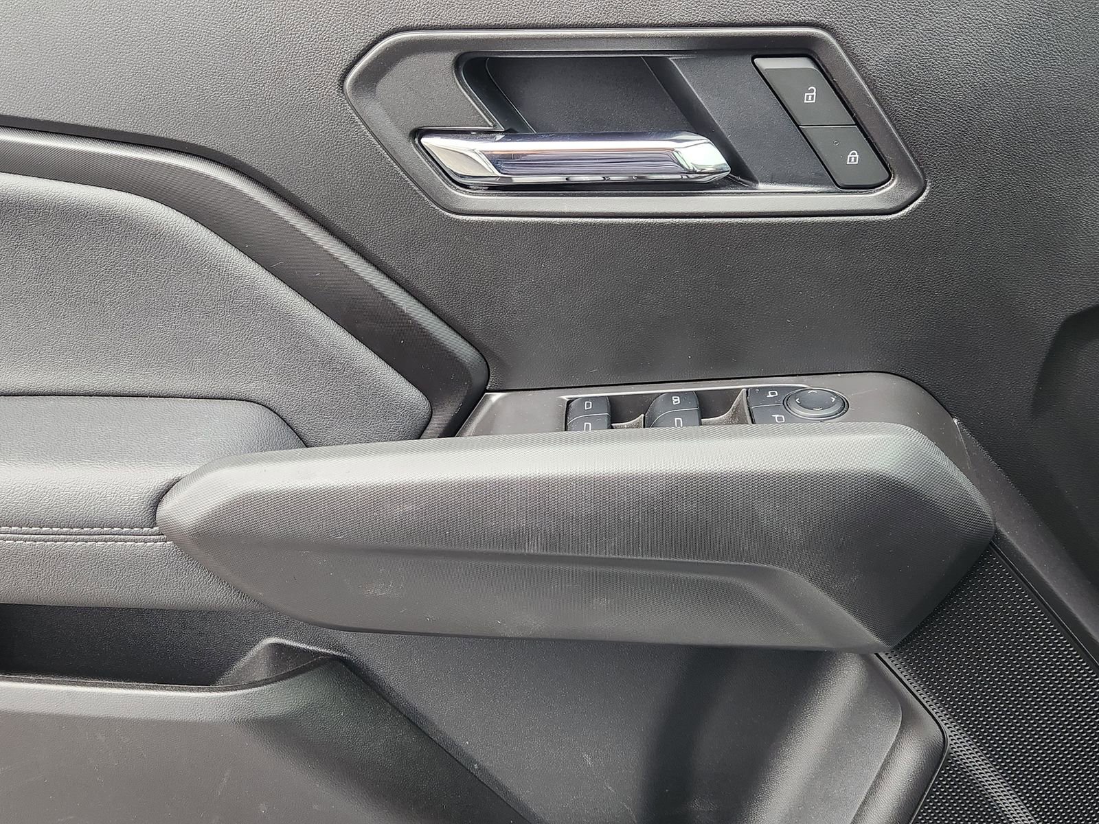 New 2025 GMC Canyon Elevation w/ Convenience Package image 27