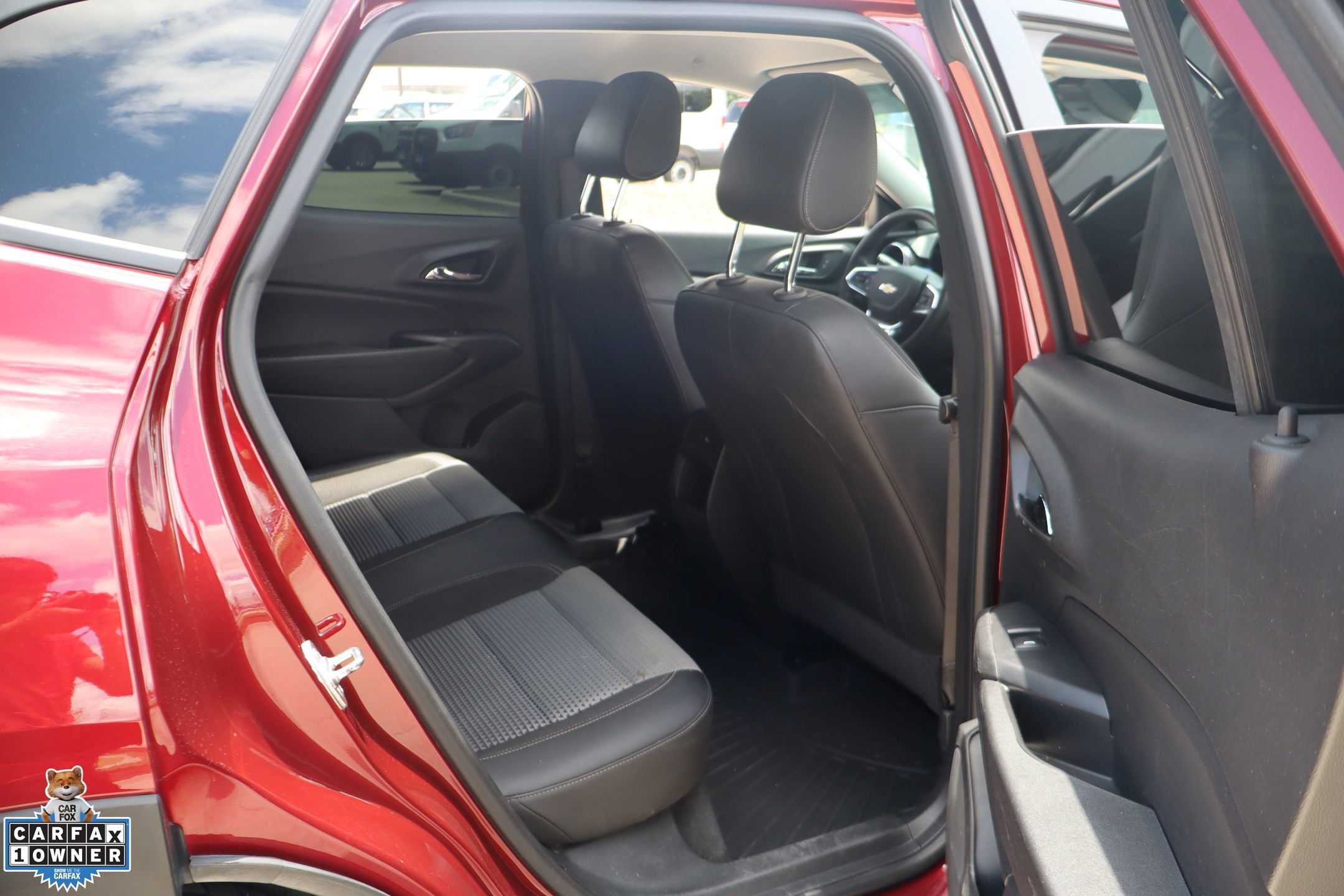 Used 2024 Chevrolet Trax LT w/ LT Convenience Package FWD image 27