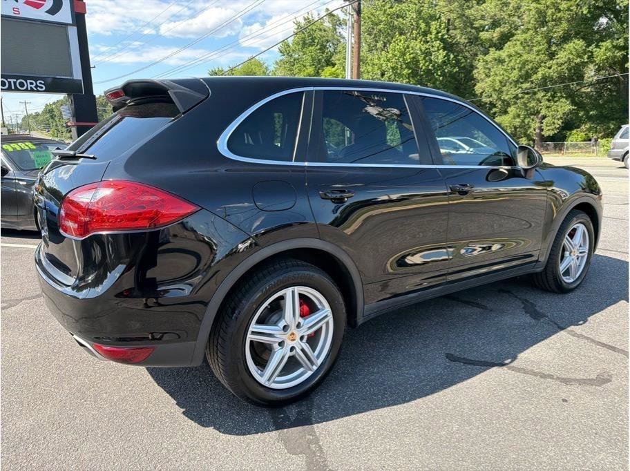 Used 2011 Porsche Cayenne S AWD/4WD image 6