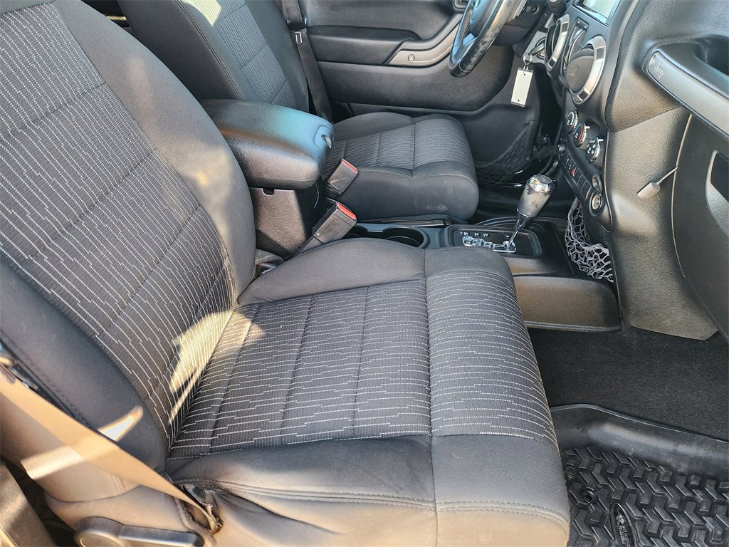 Used 2012 Jeep Wrangler Unlimited Sport image 14