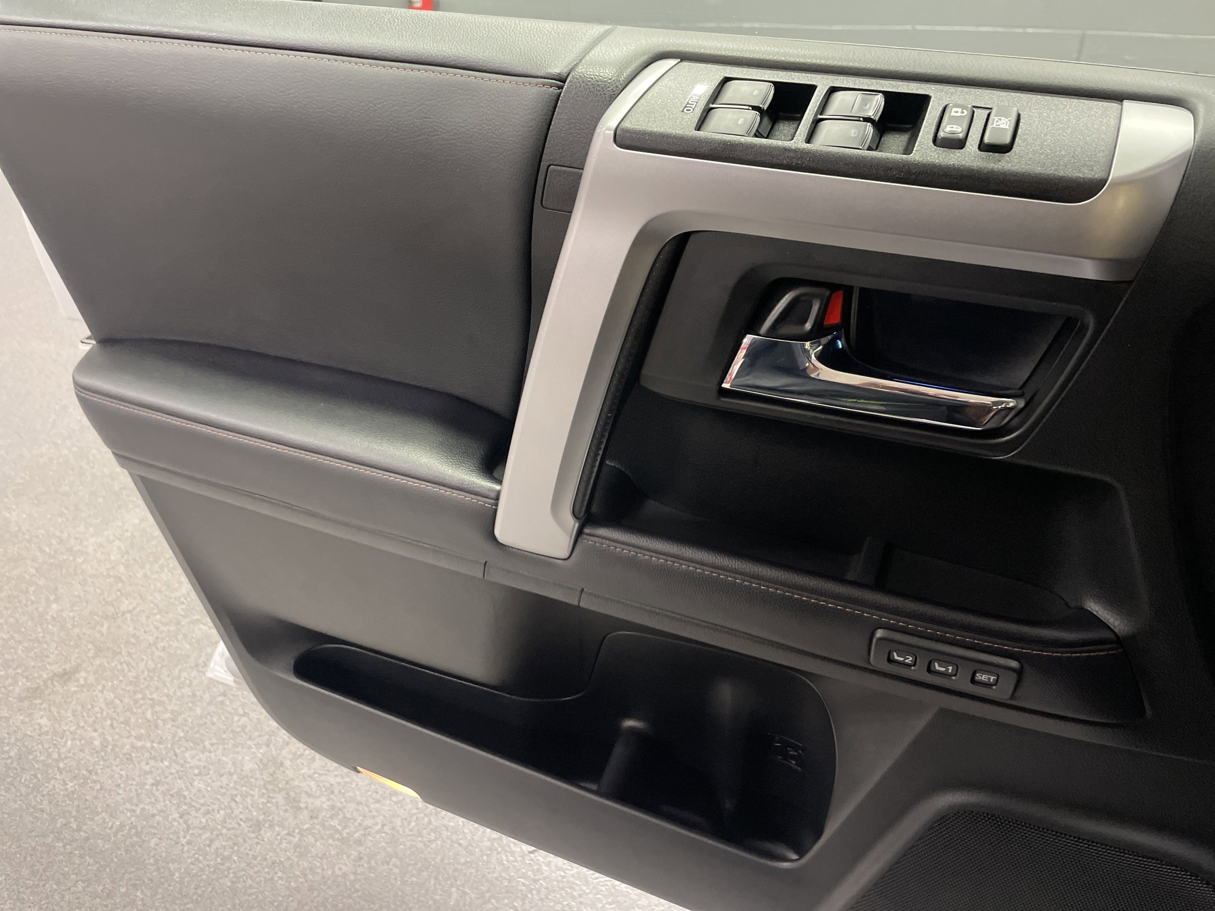 Used 2024 Toyota 4Runner Limited image 14