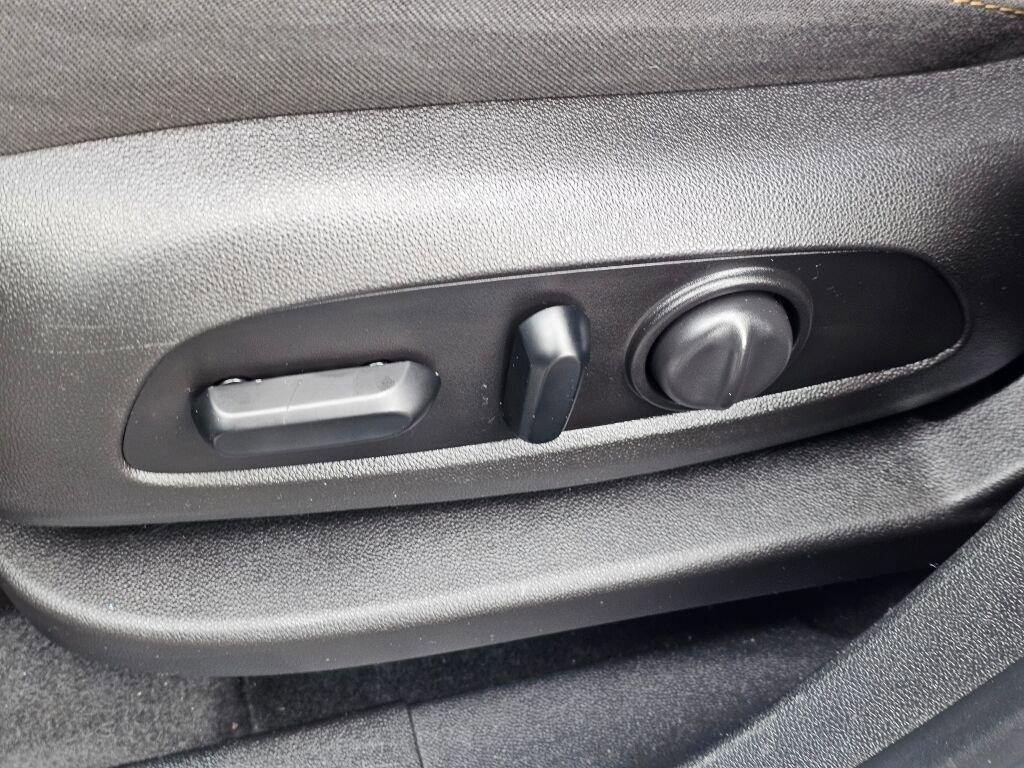 Used 2018 Chevrolet Equinox LT AWD/4WD image 31