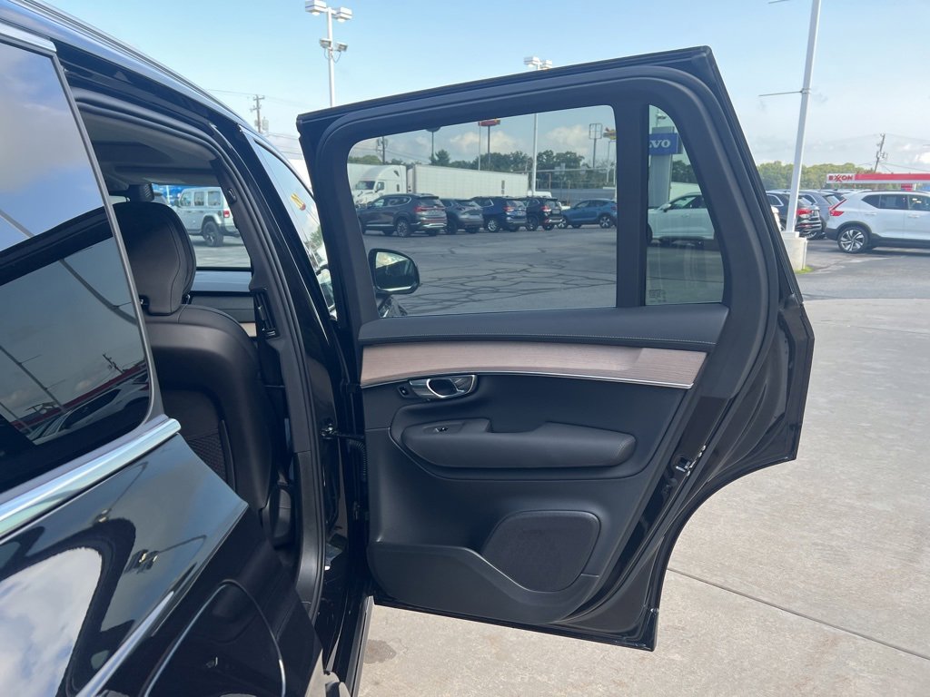 New 2026 Volvo XC90 B6 Plus w/ Protection Package Premier image 35