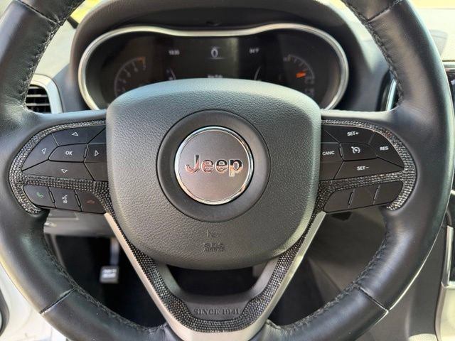 Used 2020 Jeep Grand Cherokee Altitude RWD image 11