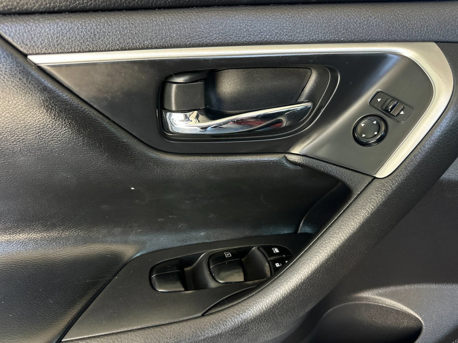 Used 2016 Nissan Altima 2.5 S w/ Power Driver Seat Package FWD image 10