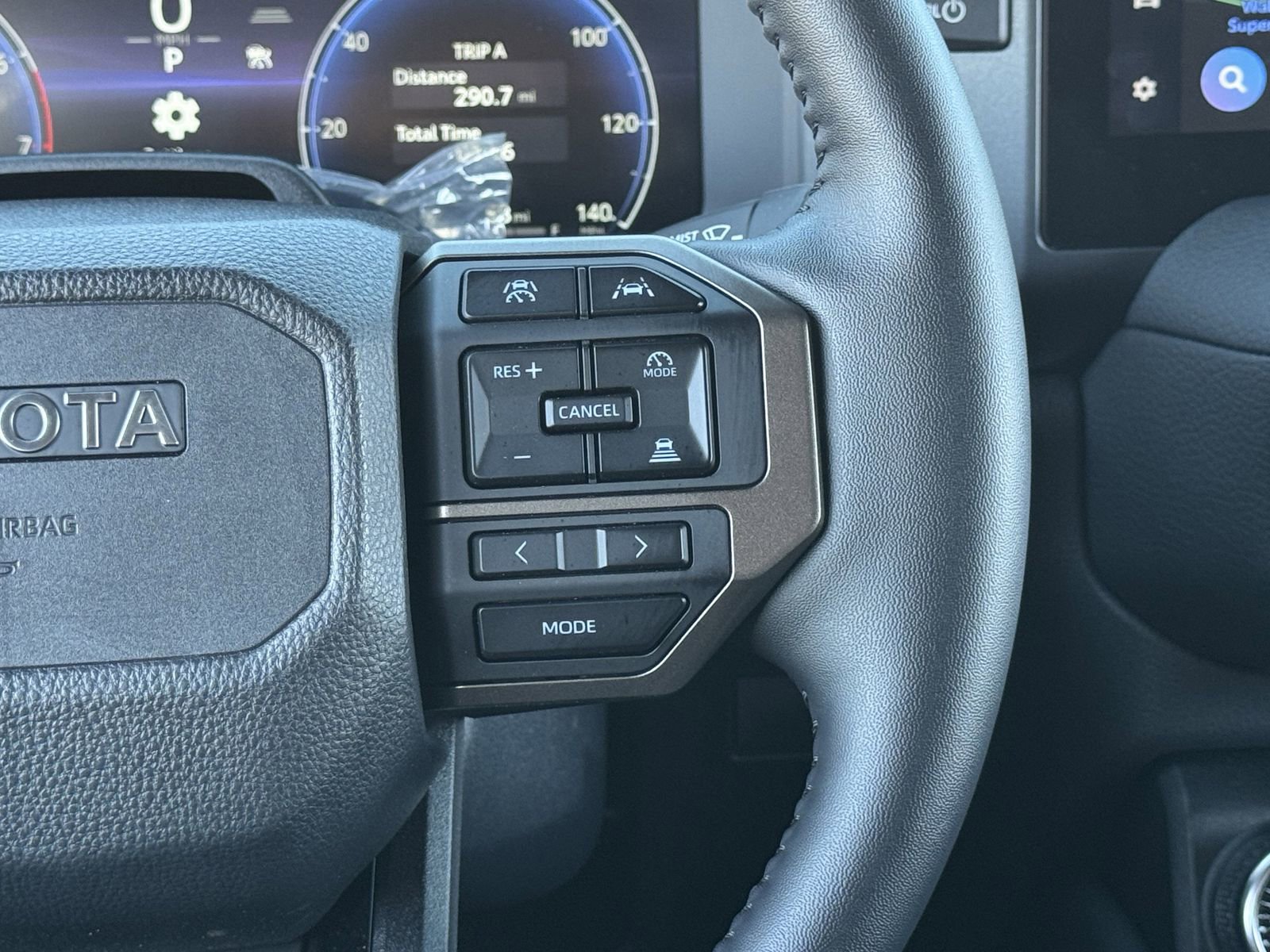 Used 2025 Toyota Land Cruiser image 17