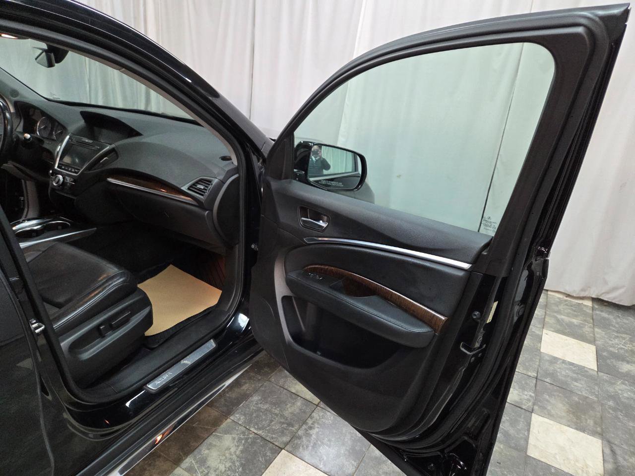 Used 2017 Acura MDX SH-AWD 4D SUV image 10