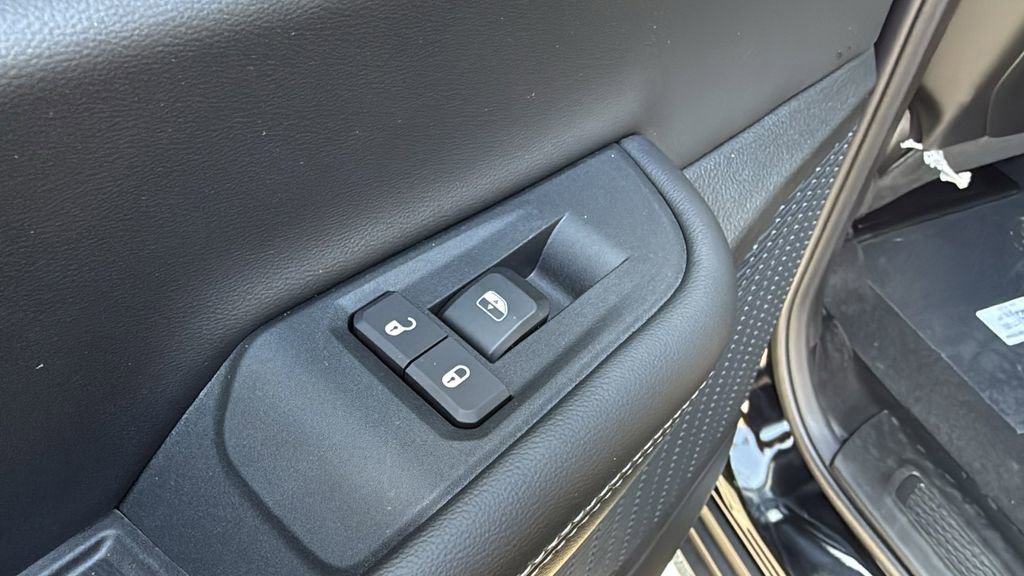 New 2025 Jeep Grand Cherokee Altitude image 16