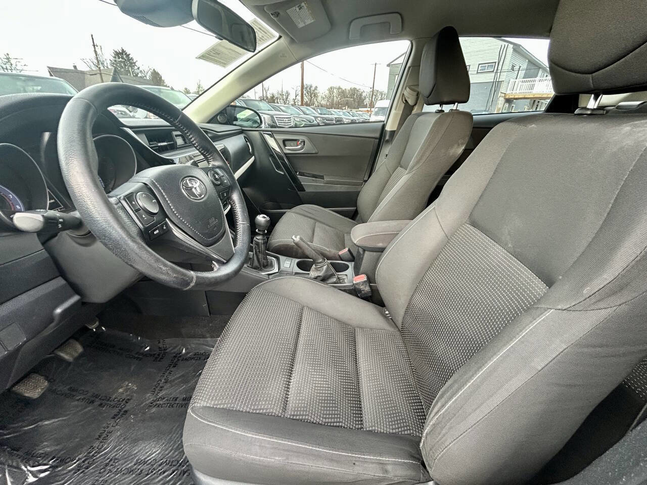 Used 2018 Toyota Corolla iM FWD image 11