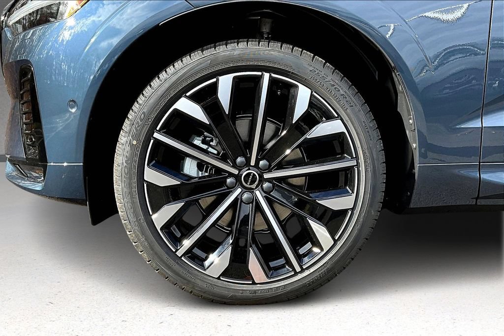 New 2026 Volvo XC60 B5 Ultra w/ Protection Package Premier AWD/4WD image 12