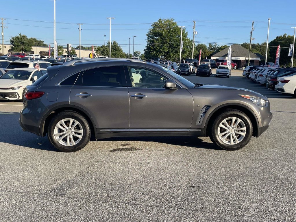 Used 2017 INFINITI QX70 AWD w/ Premium Package image 8