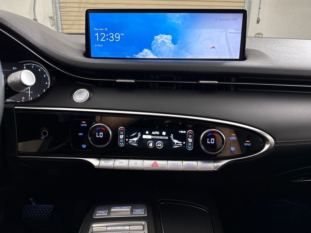 Used 2023 Genesis GV70 2.5T w/ Select Package image 16