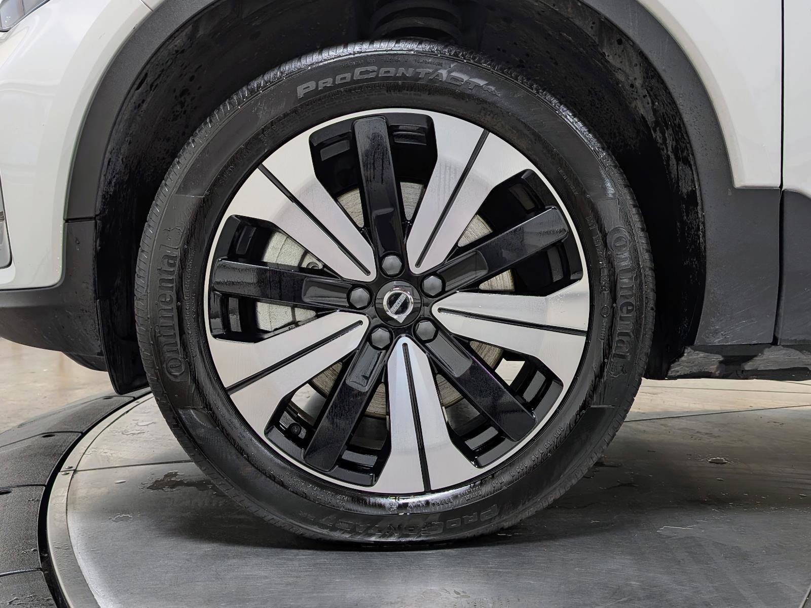 Used 2023 Volvo C40 Recharge Core image 12