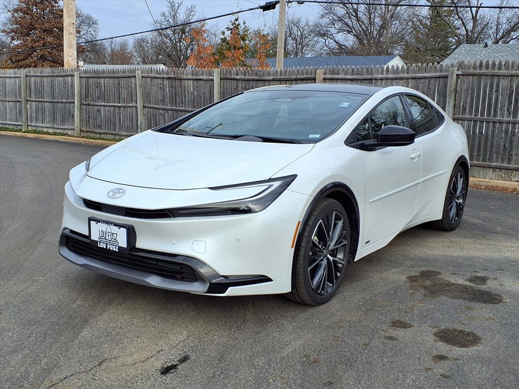 Used 2024 Toyota Prius XLE image 32