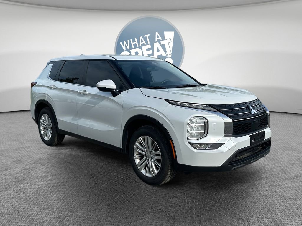 Used 2022 Mitsubishi Outlander ES AWD/4WD image 1