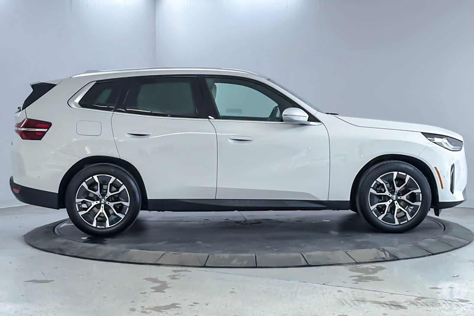 Used 2026 BMW X3 xDrive30i w/ Convenience Package AWD/4WD image 8