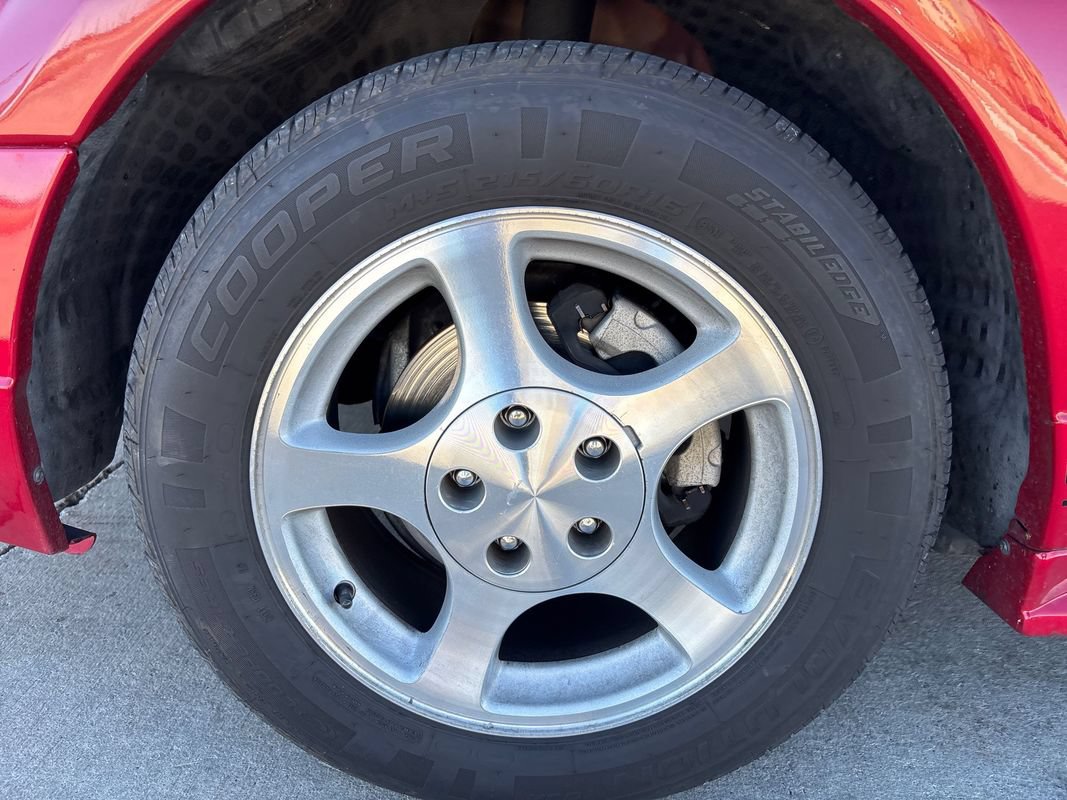 Used 2001 Ford Mustang Convertible RWD image 22
