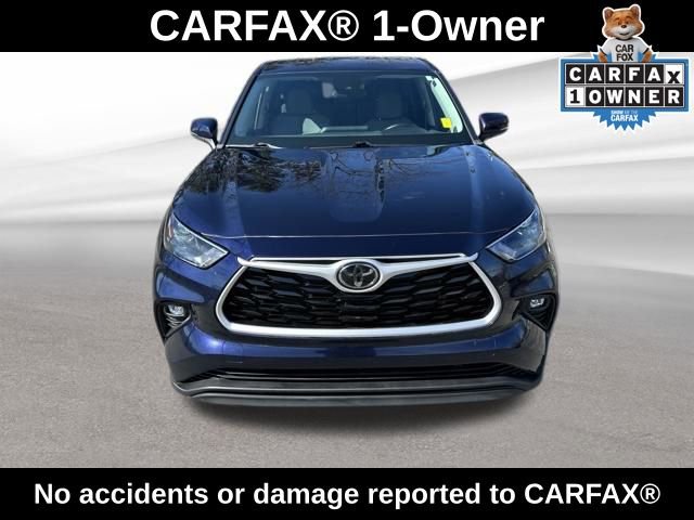Used 2022 Toyota Highlander LE image 2
