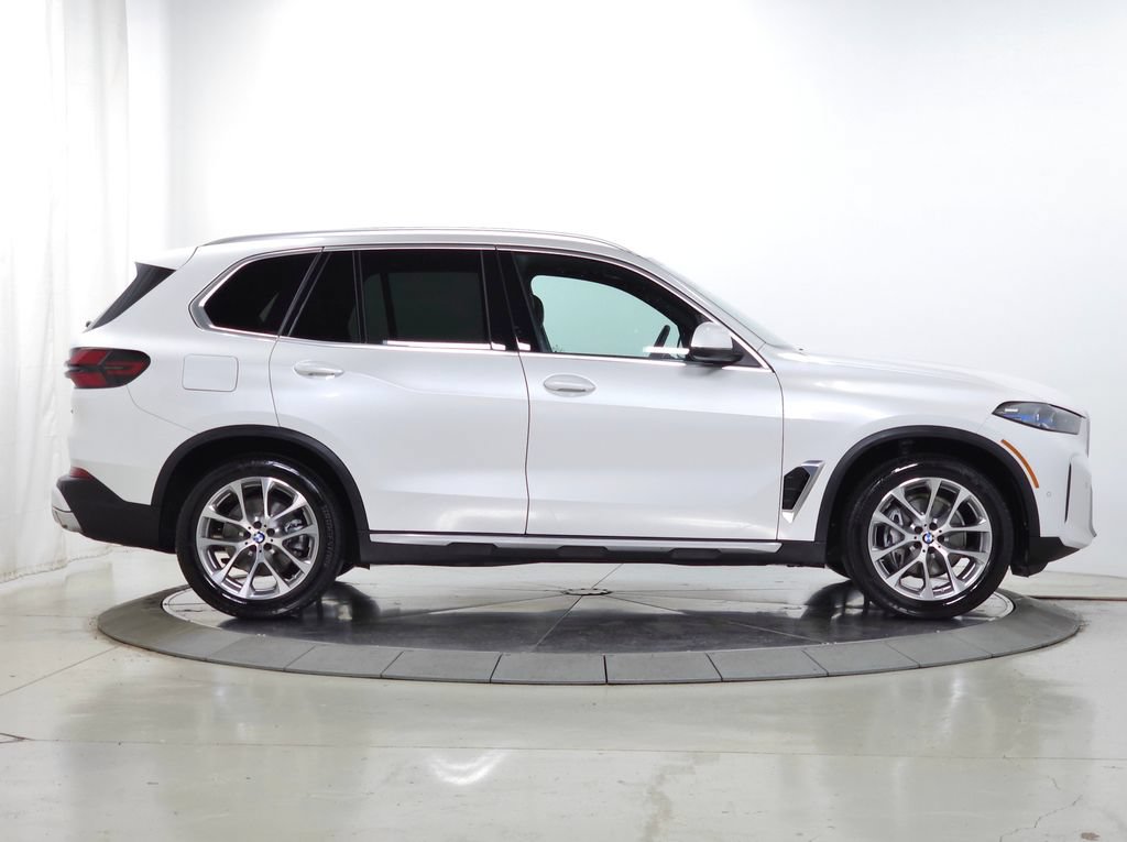 Used 2026 BMW X5 xDrive40i w/ Parking Assistance Package AWD/4WD image 12