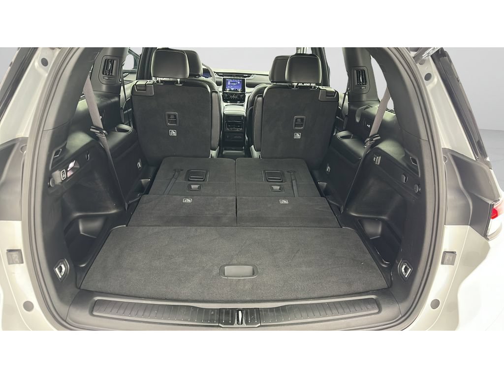 Used 2023 Jeep Grand Cherokee L Laredo AWD/4WD image 25