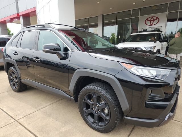Certified 2020 Toyota RAV4 TRD Off-Road AWD/4WD image 4
