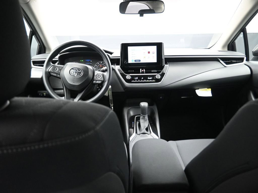Used 2025 Toyota Corolla LE image 13