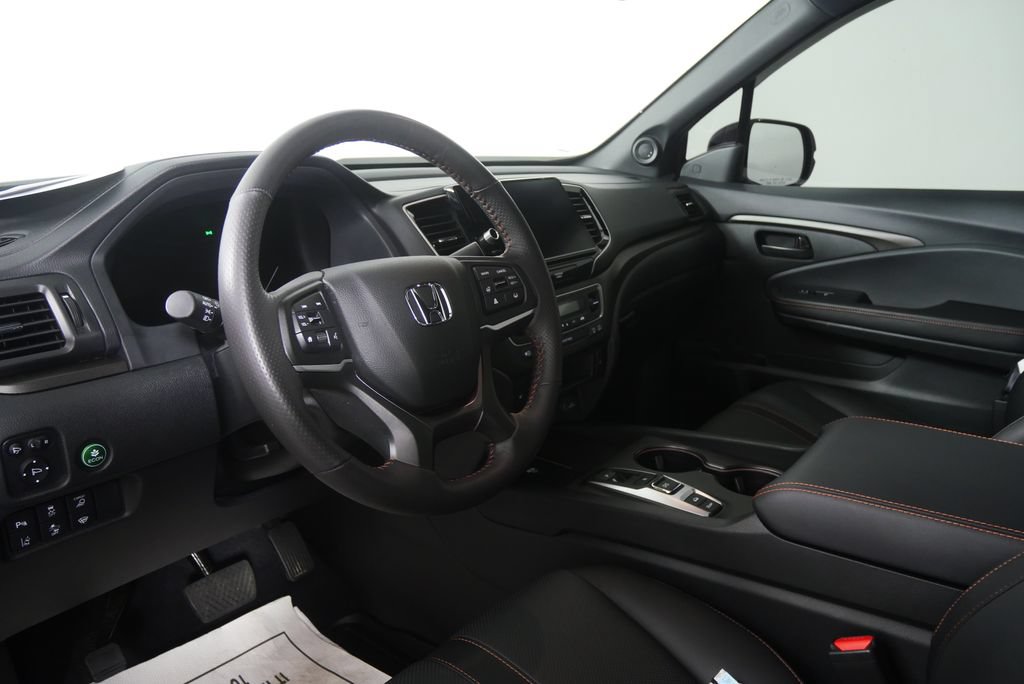 Used 2025 Honda Ridgeline TrailSport image 14