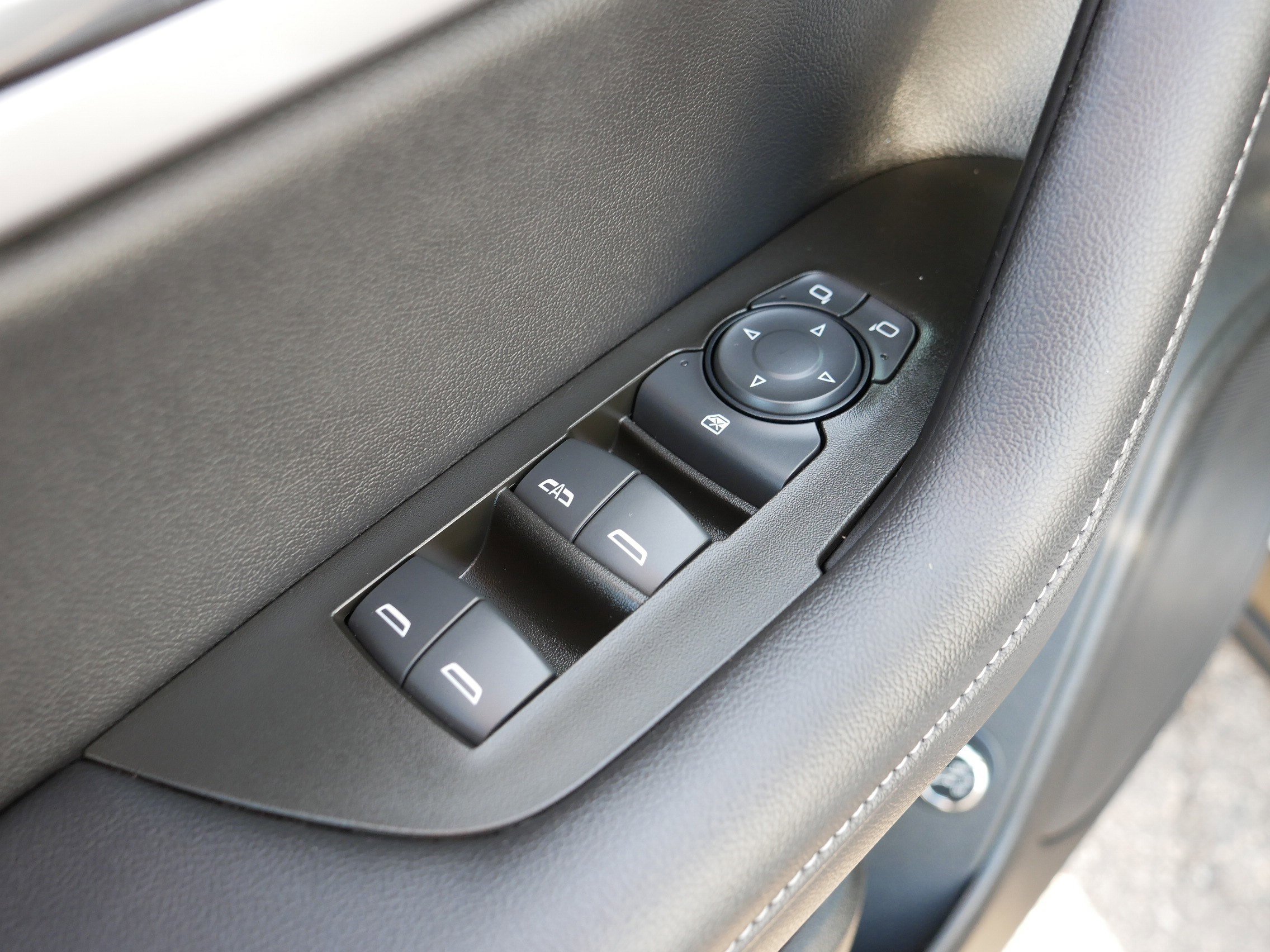 Used 2023 Chevrolet Blazer LT image 19