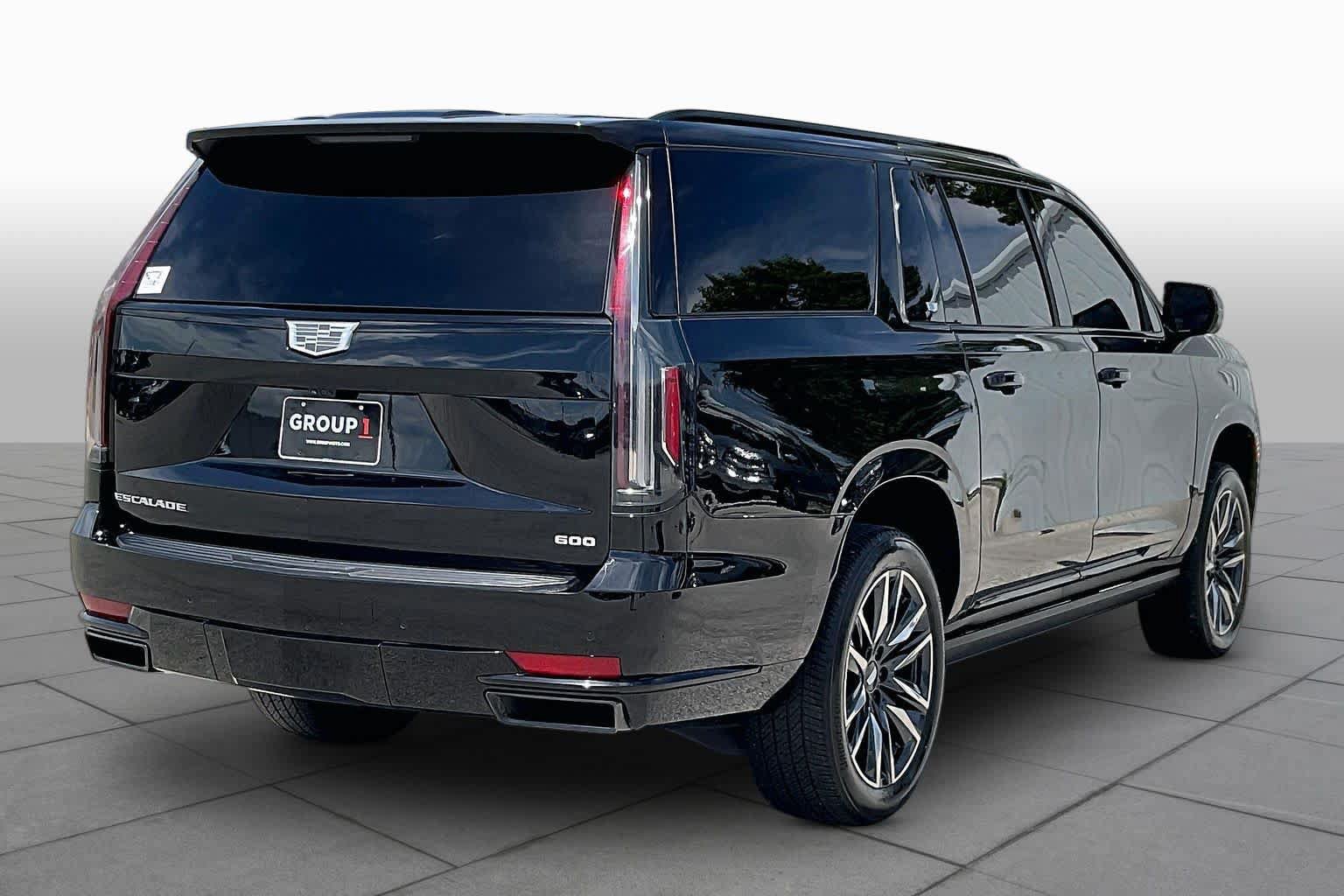 Used 2021 Cadillac Escalade ESV Sport Platinum AWD/4WD image 13