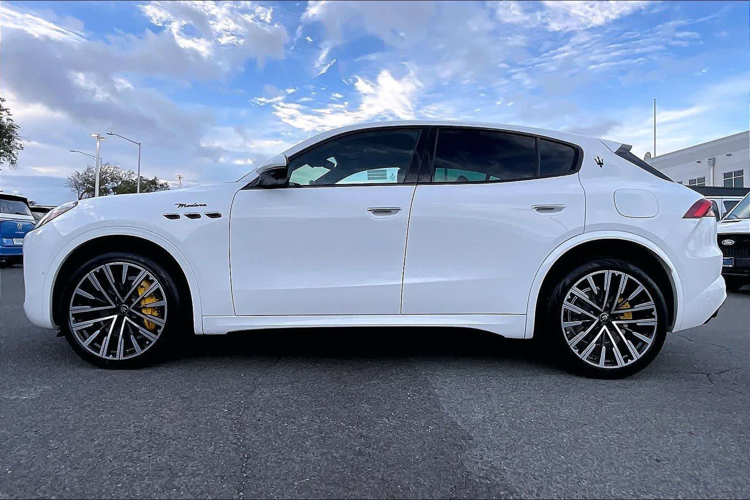 Used 2023 Maserati Grecale Modena AWD/4WD image 3