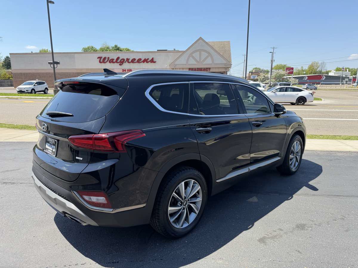 Used 2019 Hyundai Santa Fe Limited AWD/4WD image 7