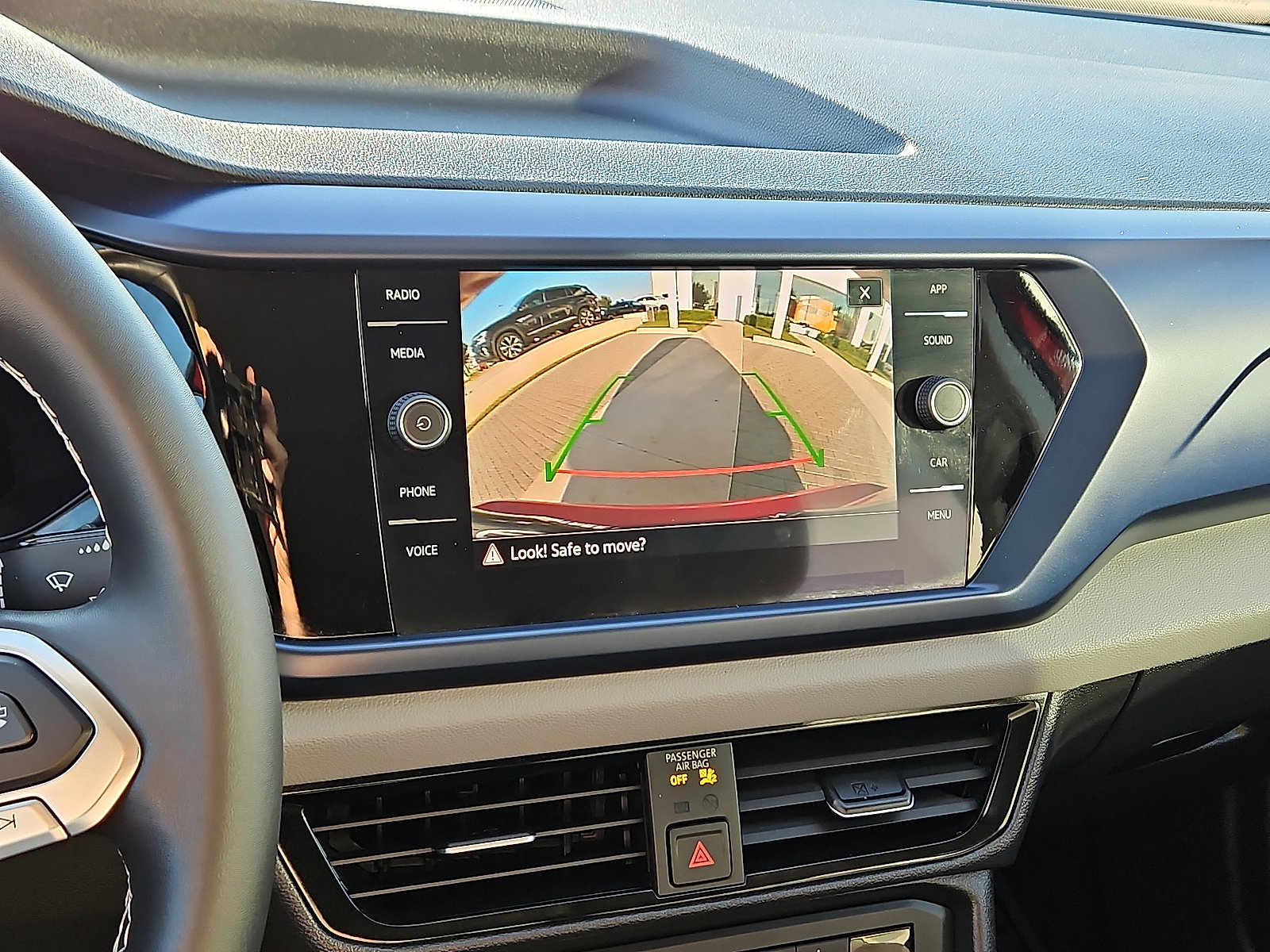 Certified 2022 Volkswagen Taos SE image 15