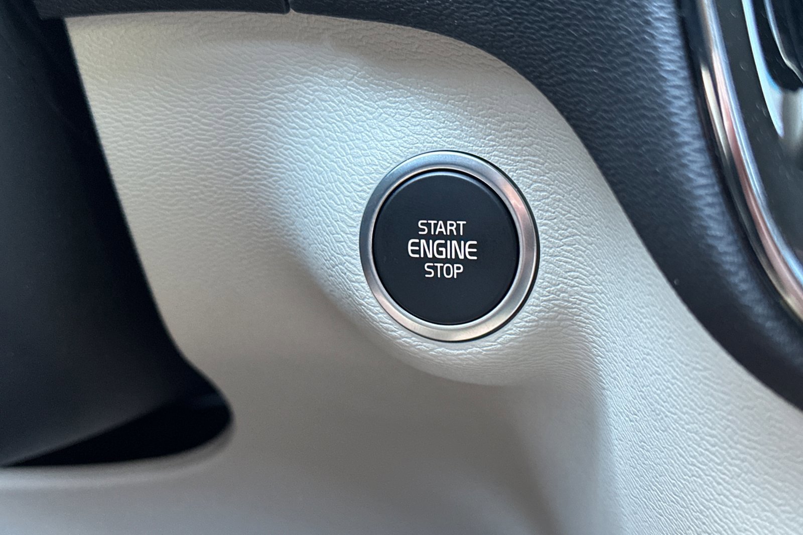 New 2026 Volvo XC40 B5 Ultra image 20