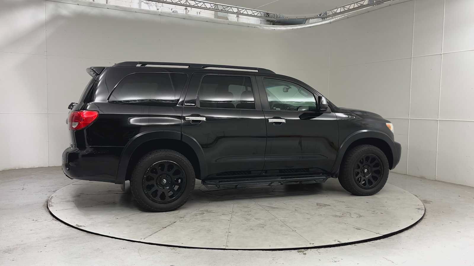 Used 2011 Toyota Sequoia Limited AWD/4WD image 9