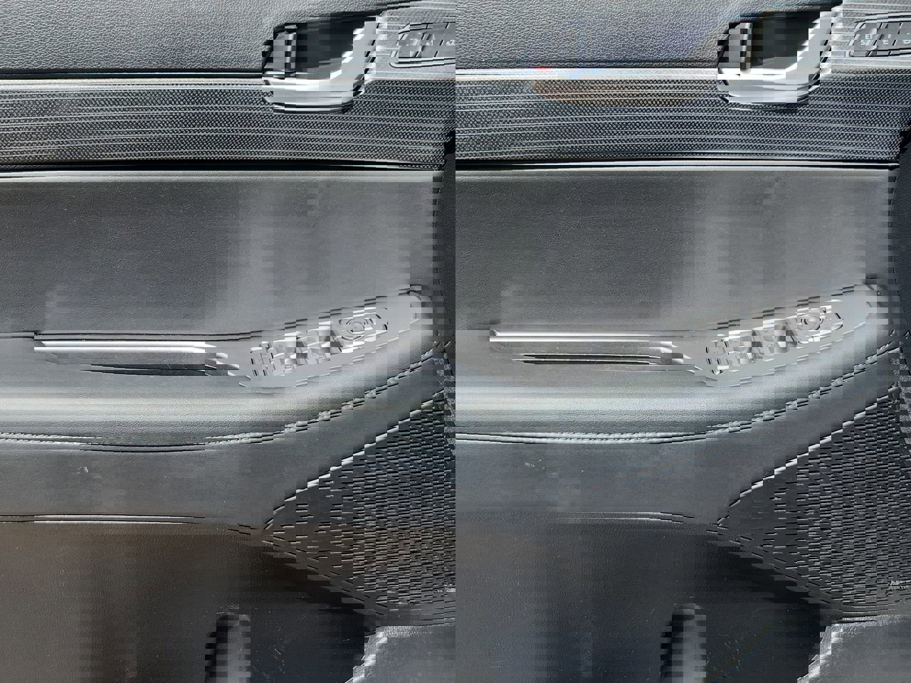 Used 2023 Hyundai Palisade Limited w/ Cargo Package image 18