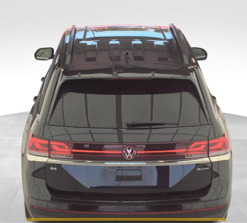 Used 2024 Volkswagen Atlas SE w/ Panoramic Sunroof Package AWD/4WD image 9