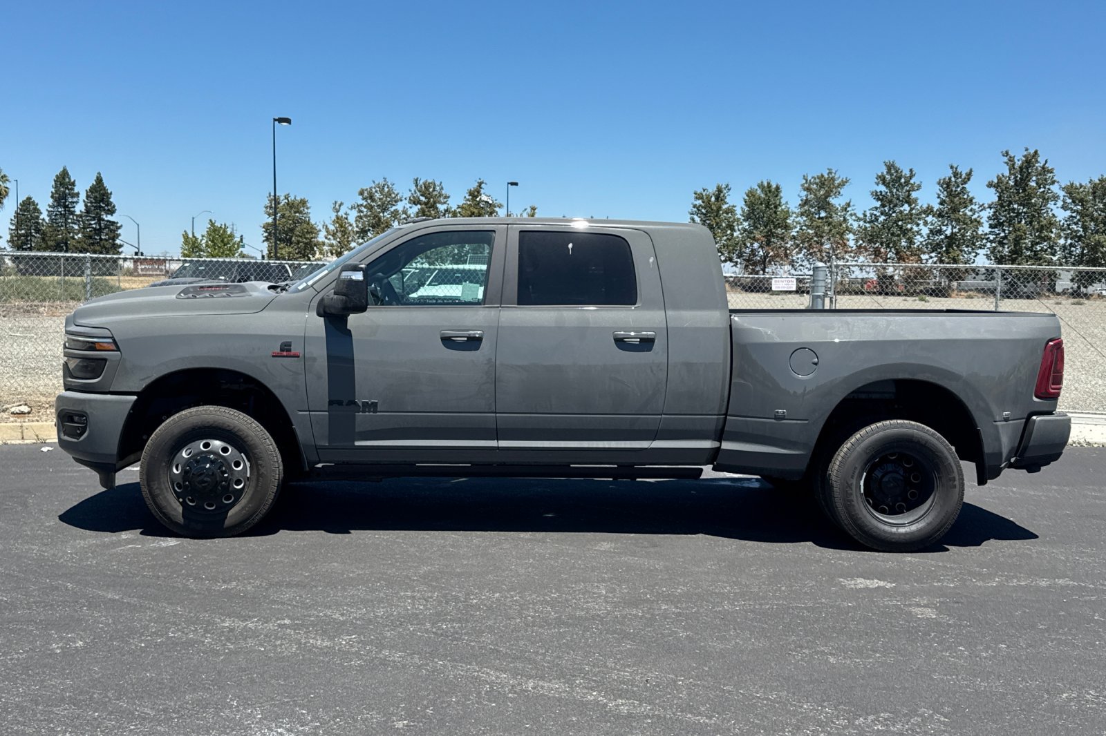 New 2026 RAM 3500 Laramie AWD/4WD image 6