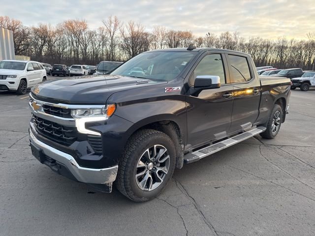 Used 2024 Chevrolet Silverado 1500 LT image 4