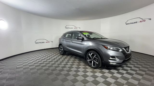 Certified 2021 Nissan Rogue Sport SL w/ Premium Package AWD/4WD image 2