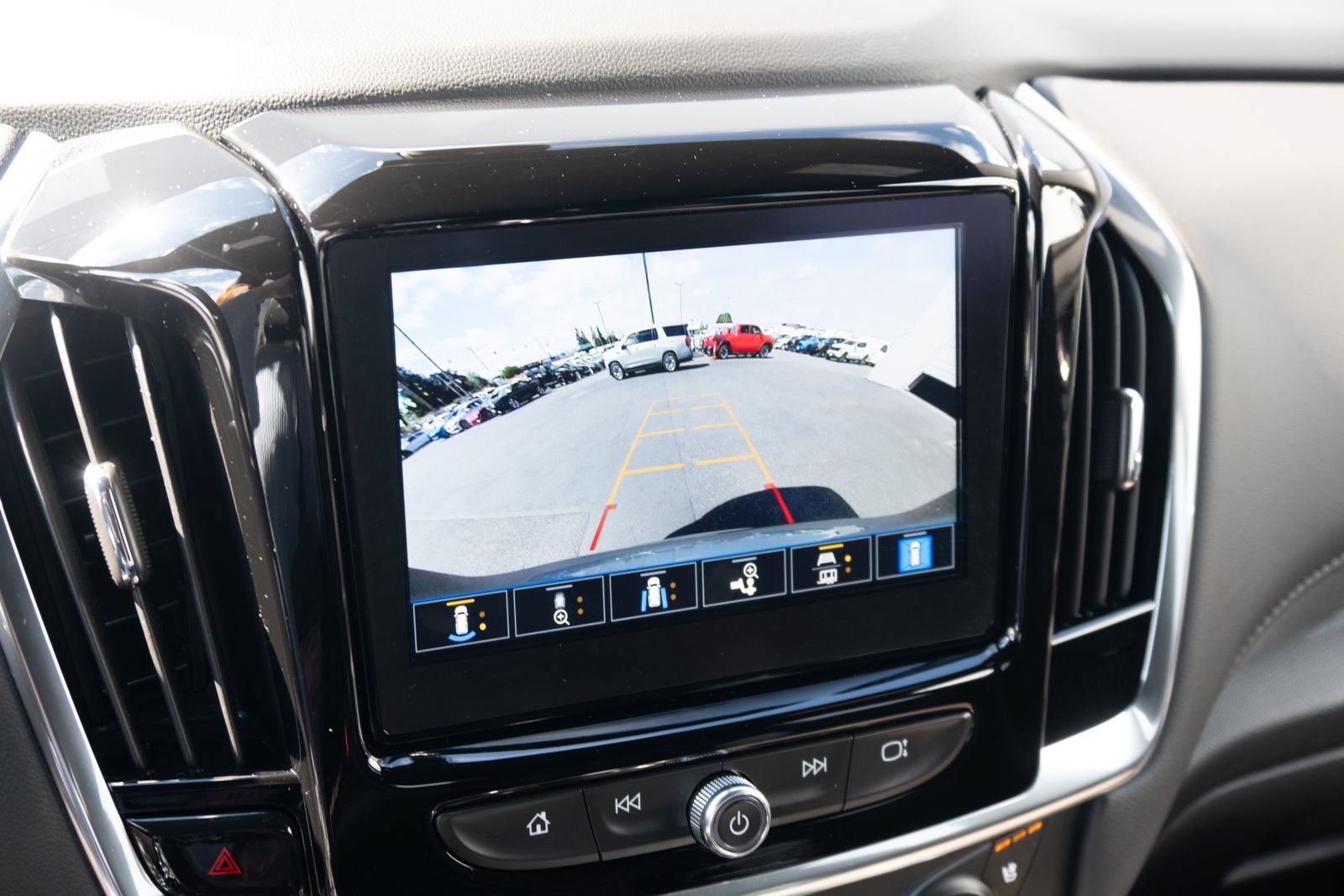 Used 2023 Chevrolet Traverse High Country AWD/4WD image 4