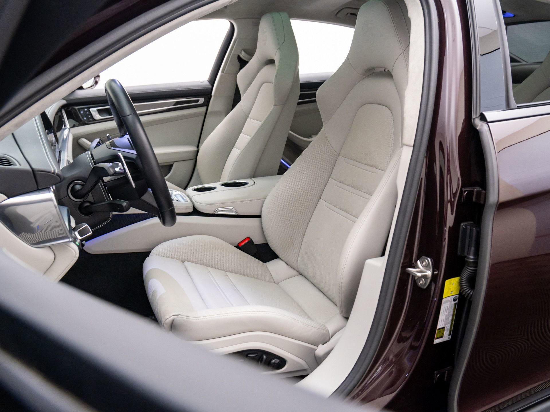 Certified 2023 Porsche Panamera GTS image 5