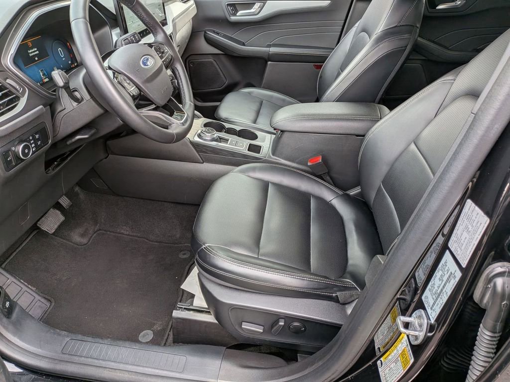 Used 2024 Ford Escape Platinum AWD/4WD image 12