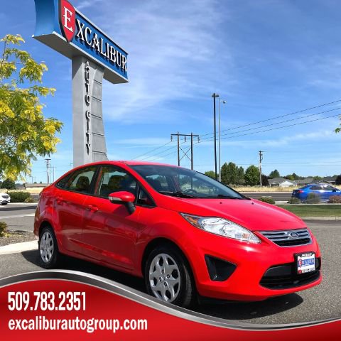 Used 2013 Ford Fiesta SE FWD image 2