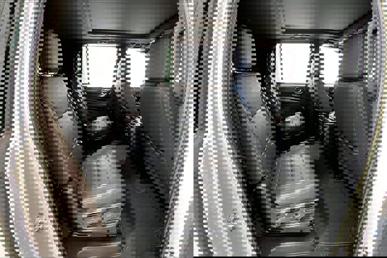 Used 2024 Chevrolet Suburban Z71 w/ Z71 Off-Road Package image 25