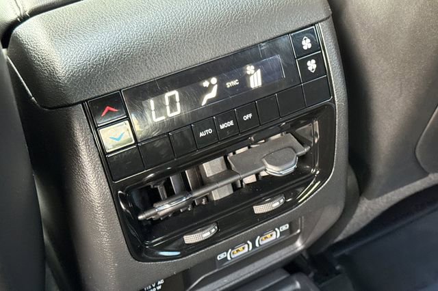 Used 2024 Jeep Grand Cherokee L Altitude AWD/4WD image 45
