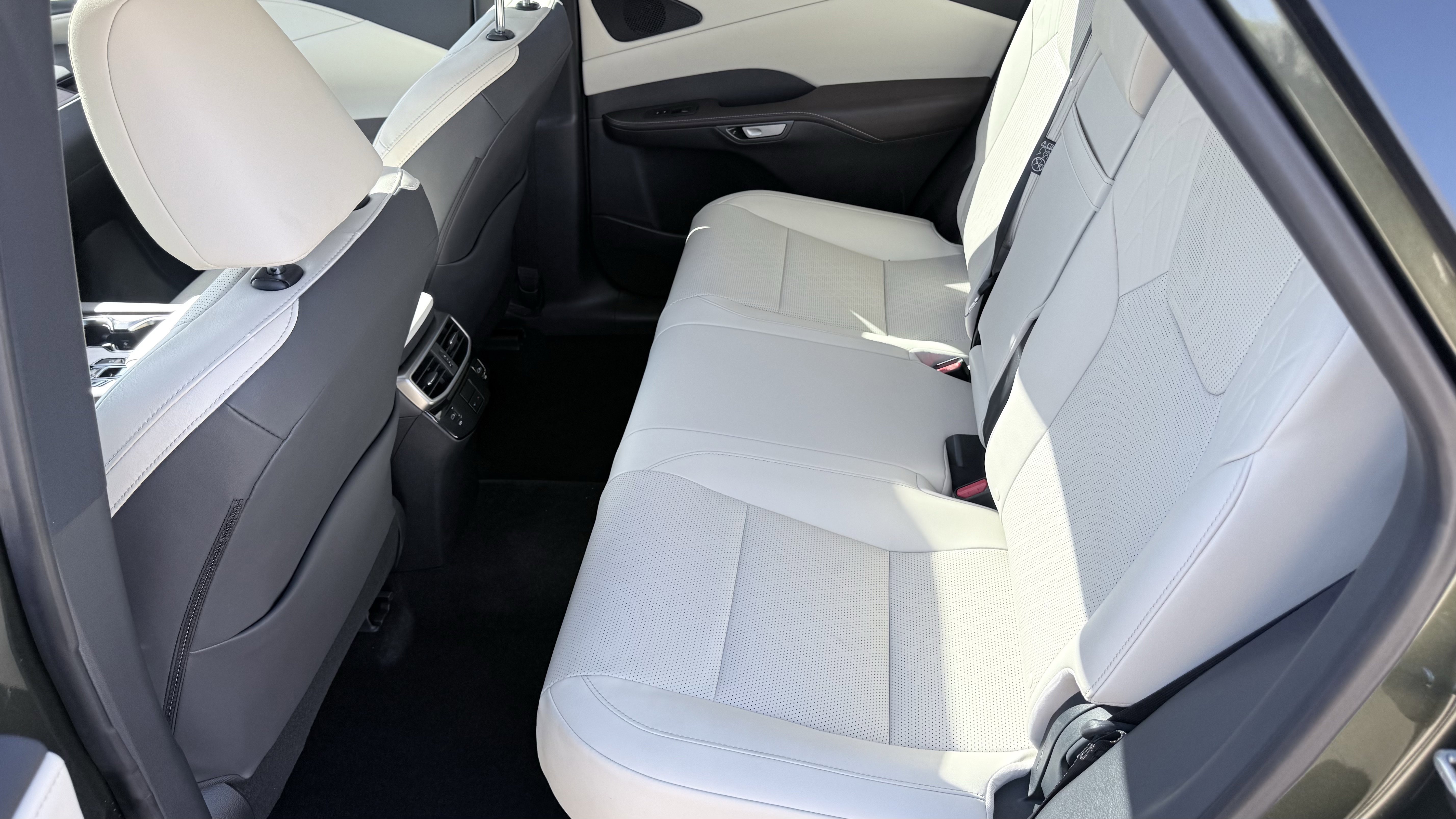 Used 2026 Lexus RX 350 Premium Plus w/ Accessory Package (Z1) FWD image 34