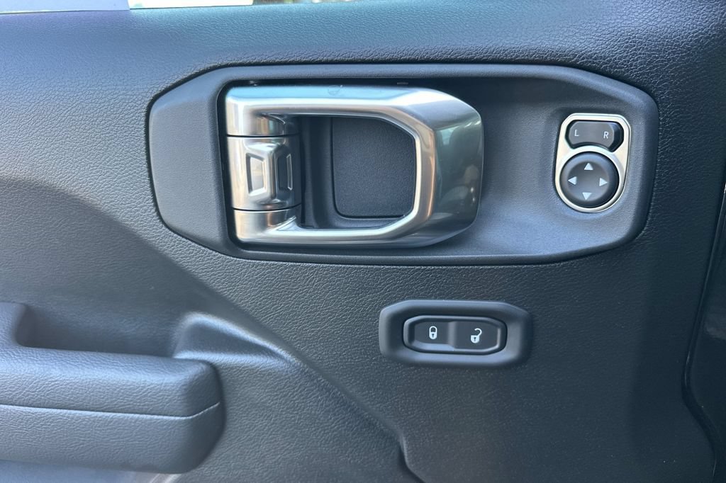 New 2026 Jeep Gladiator Sport AWD/4WD image 11