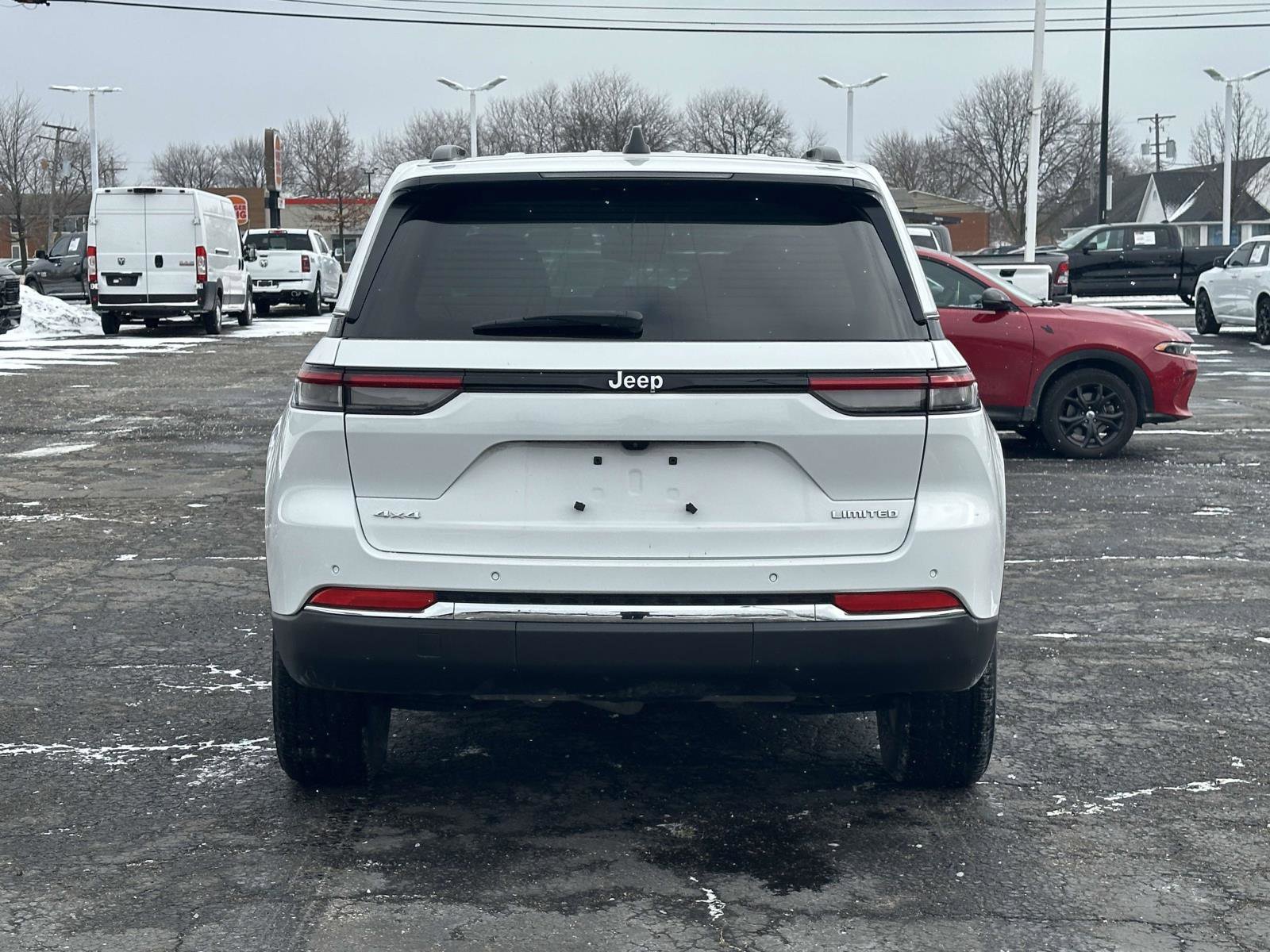 Used 2023 Jeep Grand Cherokee Limited image 5